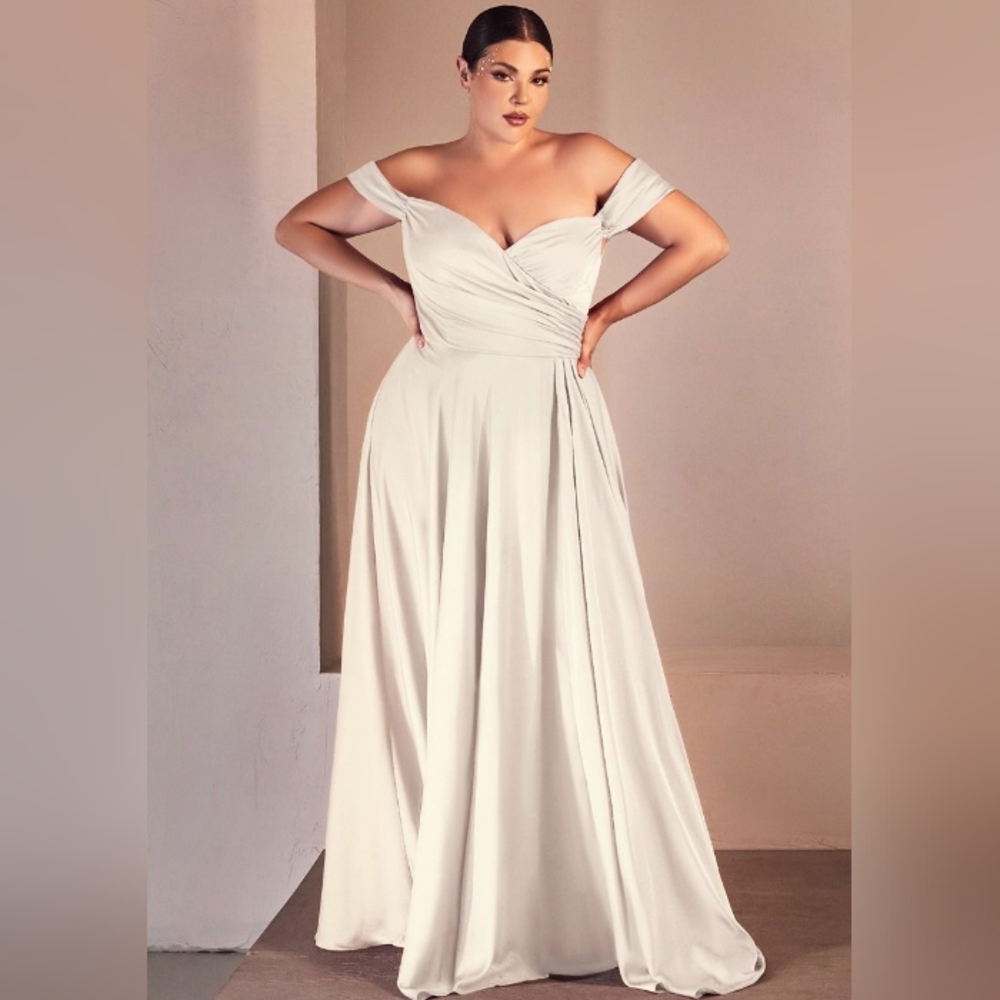 Plus size wedding dress